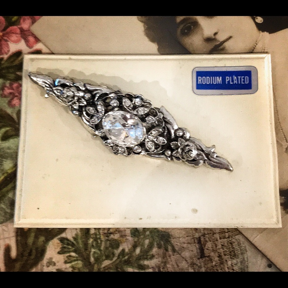 Vintage Art Deco Rhinestone Brooch in Silver Rodium
